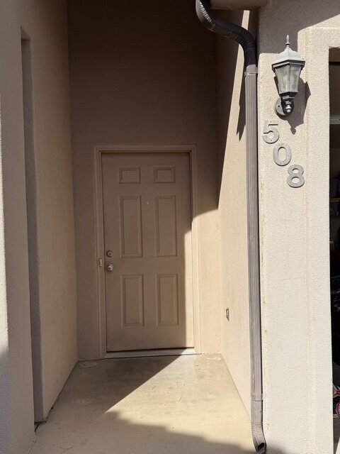 Foto del edificio - Well-maintained 3 bed/2 bath condo near Sk...