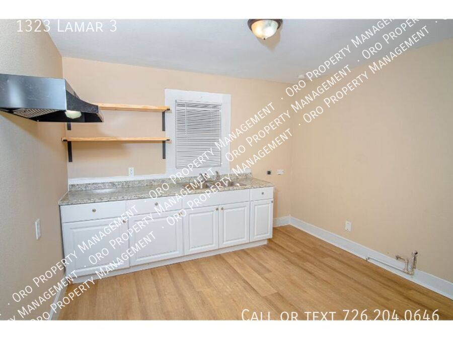 Foto del edificio - 1323 Lamar St