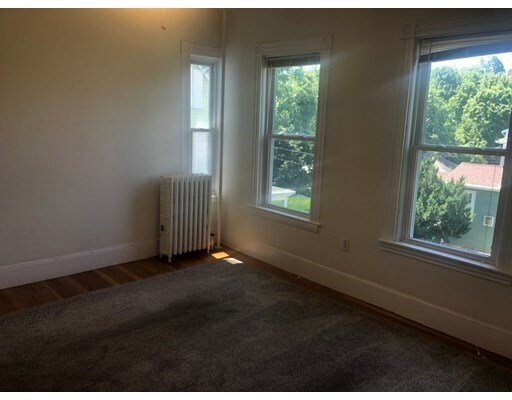 Foto del edificio - 84 Roslindale Ave