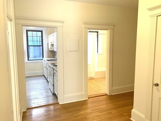 Building Photo - 75 Longwood Ave