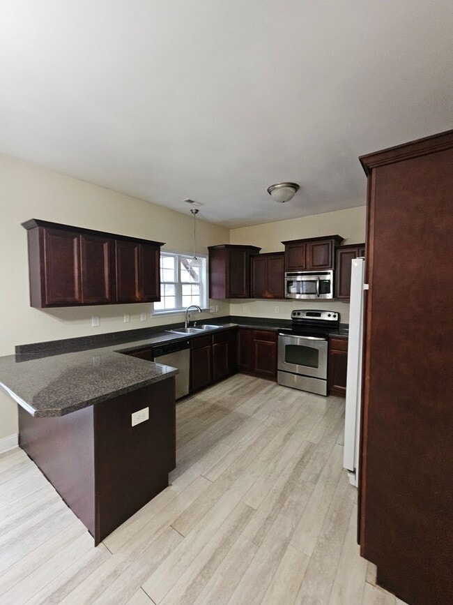 Foto del edificio - Spacious 3 Bedroom Home In Maysville