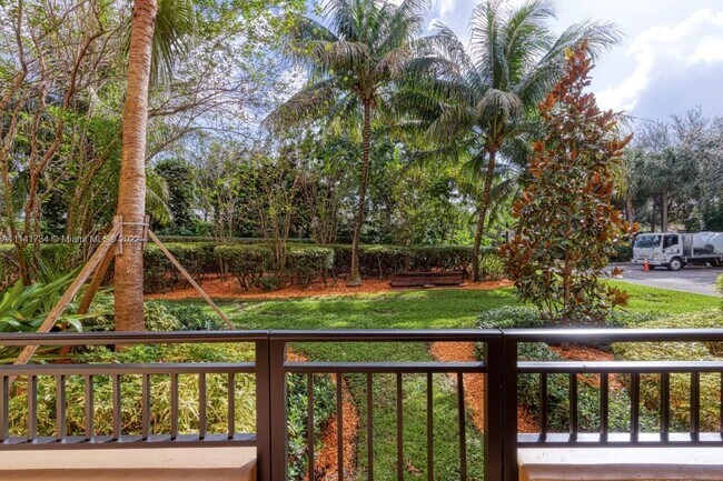 Foto del edificio - 16101 Emerald Estates Dr