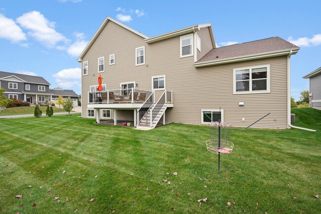 Back Composite deck - 630 Big Stone Trl
