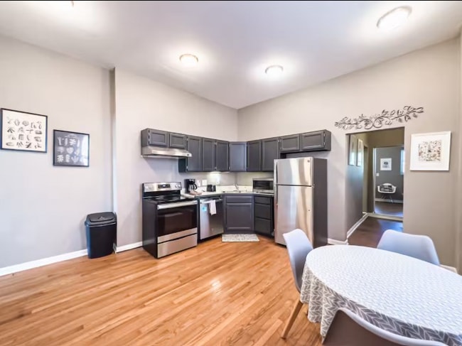 Building Photo - 805 Scott St