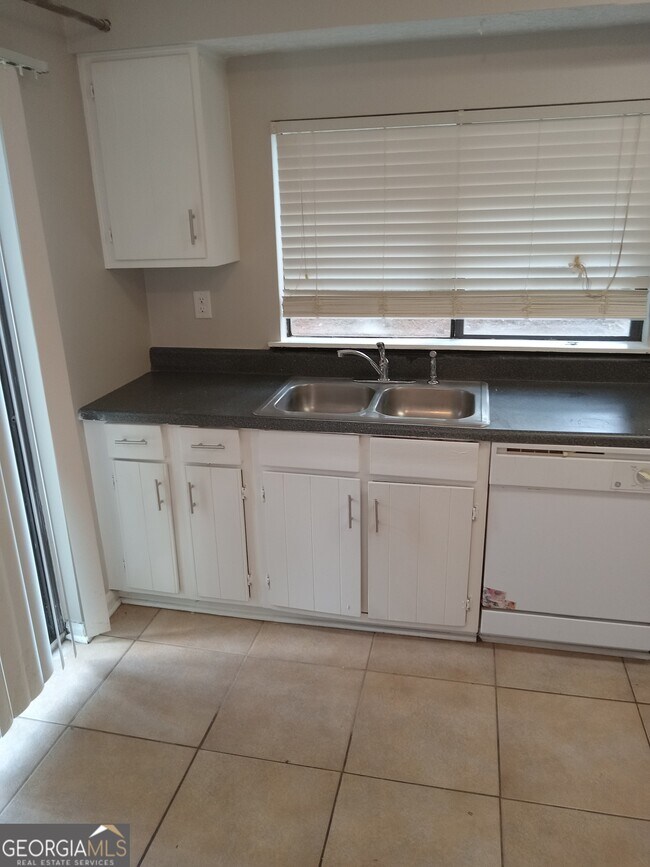 Foto del edificio - 9069 Sterling Ridge Ln