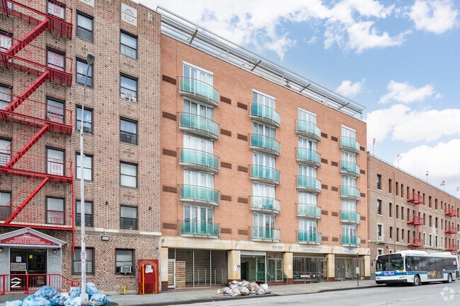 Building Photo - 88-20 Parsons Blvd