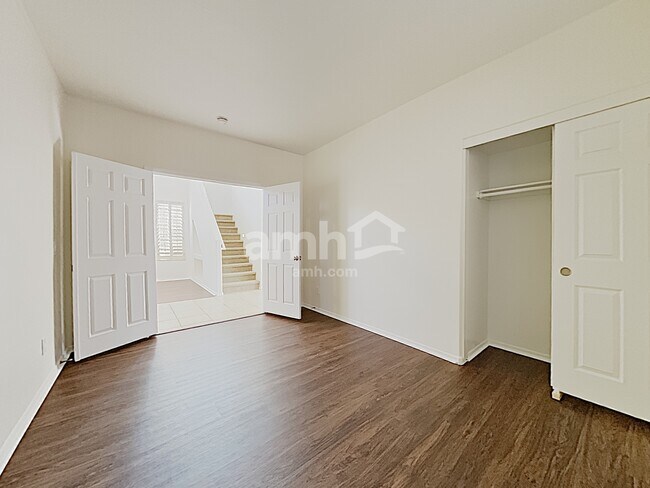 Building Photo - 7231 E Northridge St