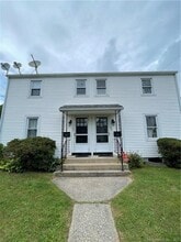 Building Photo - 67 Hawthorne Dr