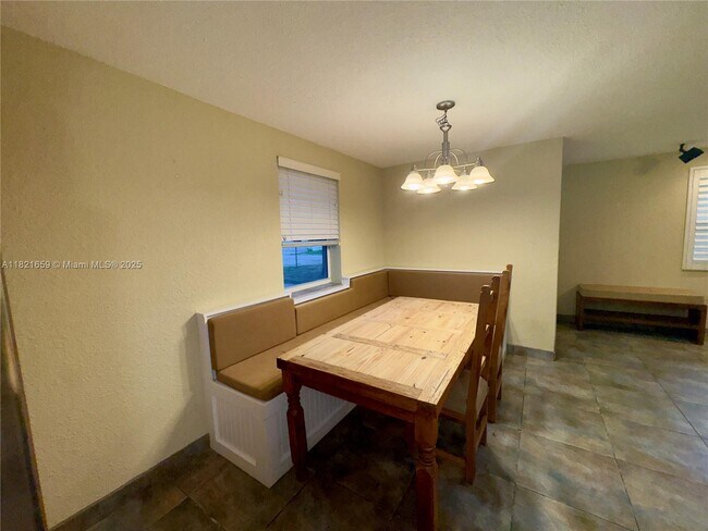 Foto del edificio - 786 Bostwick Dr