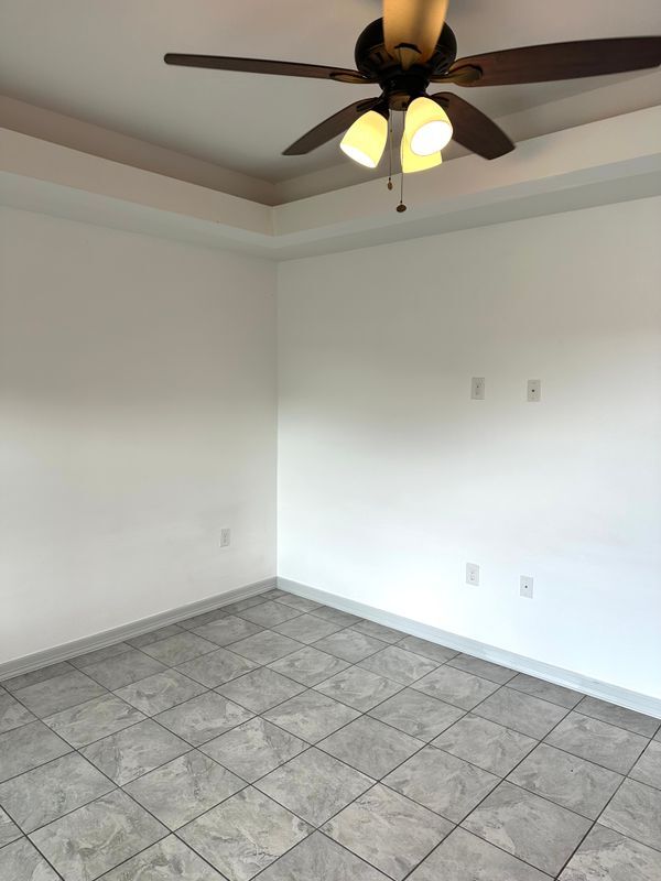 Building Photo - 325 Clemente Ave