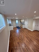 Building Photo - 10 Fallingdale Crescent