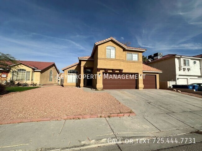 Foto del edificio - 4 BEDROOM HOME IN SPRING VALLEY WITH 3 CAR...