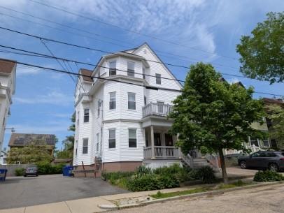 Foto principal - 230 Pleasant St