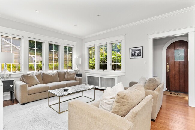 Building Photo - 5 Edgerton St