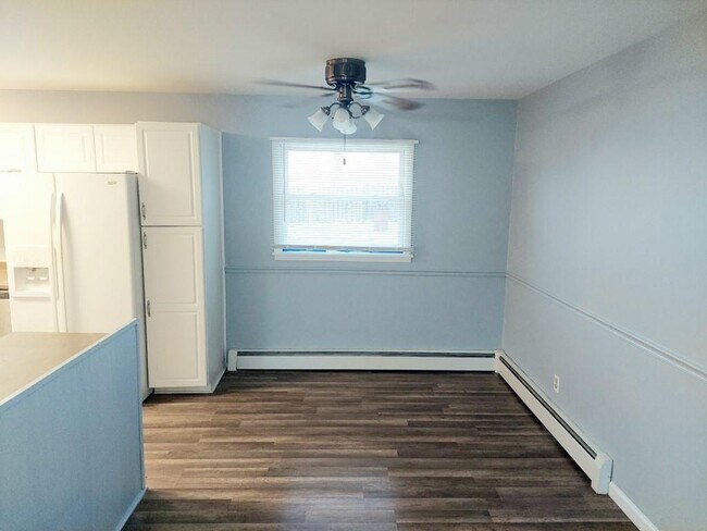 Building Photo - 8044 Beechwood Ave