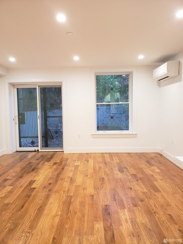 Primary Photo - 355 West 122nd Street