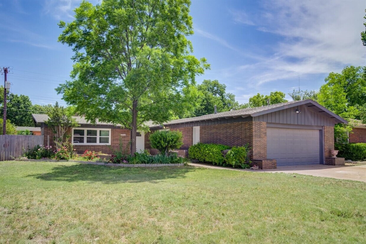 Foto principal - 3211 37th St