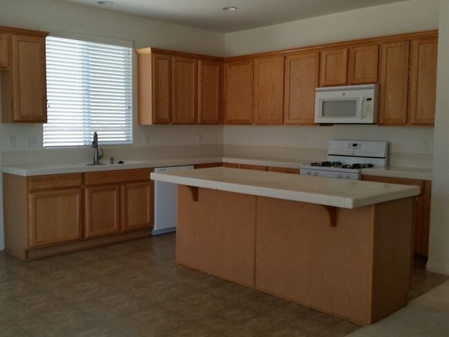 Building Photo - 577 McAlister Dr