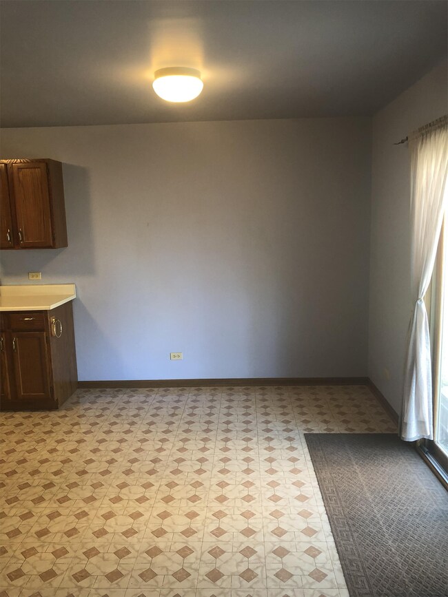Building Photo - 402 Heine Ave
