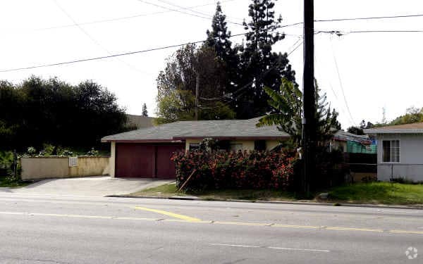 Primary Photo - 6751-6757 1/2 Downey Ave