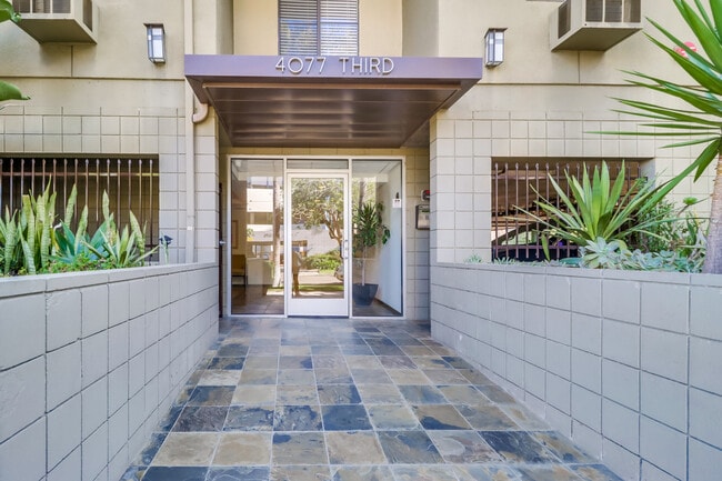 Building Photo - 4077 3rd Ave