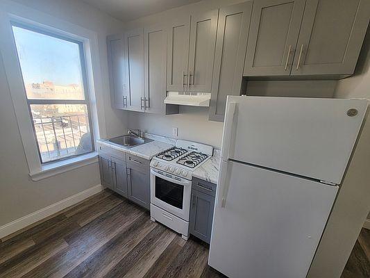 Foto del edificio - 1 bedroom in BRONX NY 10459