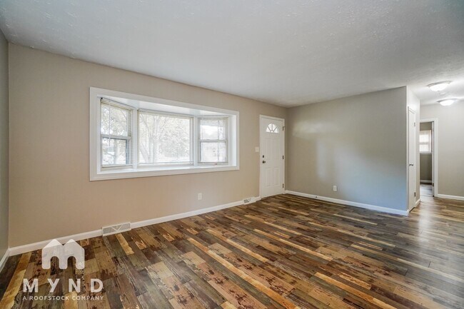 Building Photo - 4957 Betsy Dr