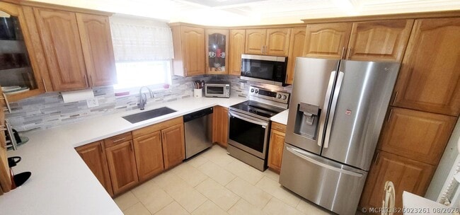 Building Photo - 1051 Hillsboro Mile