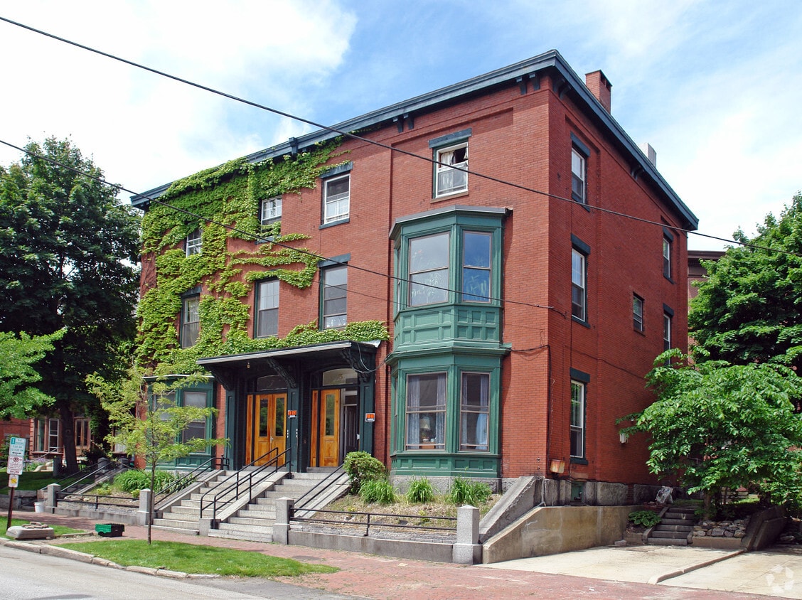 57 Deering St, Portland, ME 04101 Apartments in Portland, ME