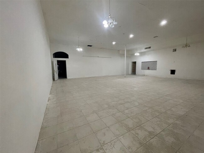 Foto del edificio - 2900 Luell St