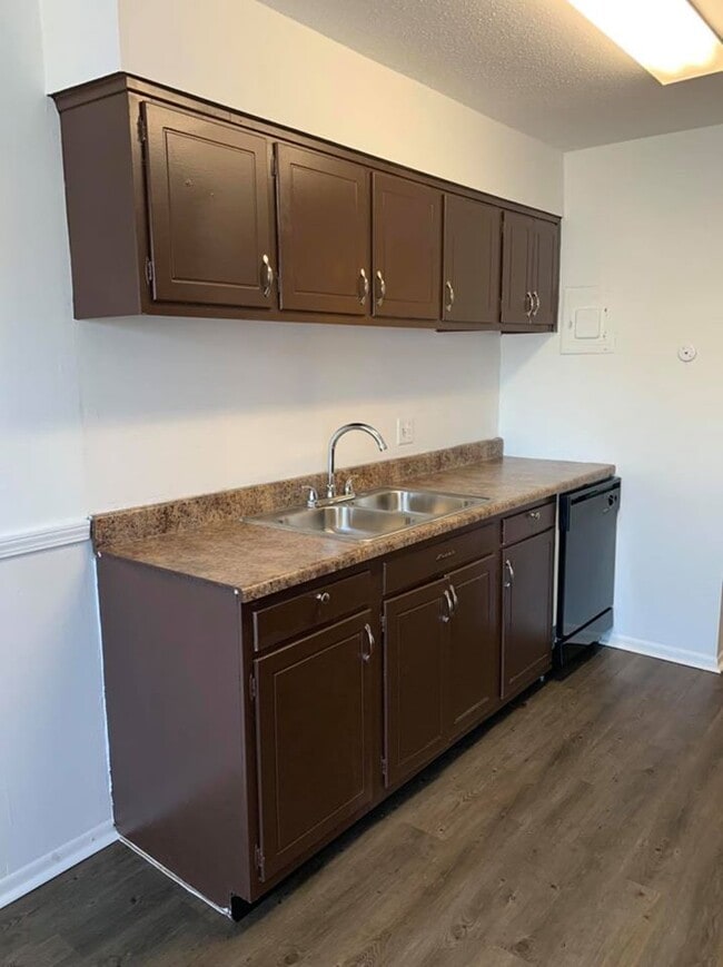 Updated Kitchen - Beech Tree Glen