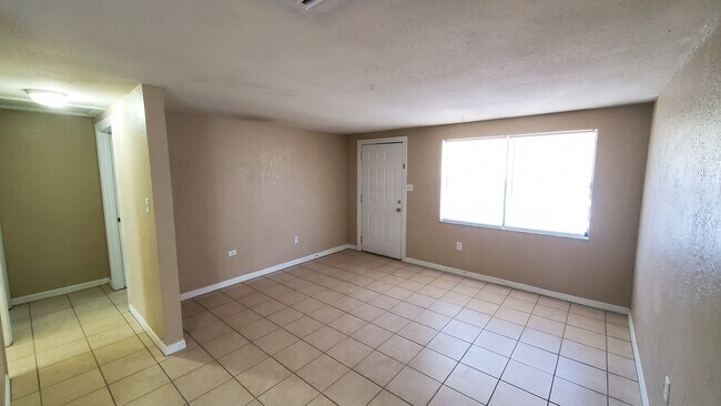 Building Photo - 9401 Eastfield Rd