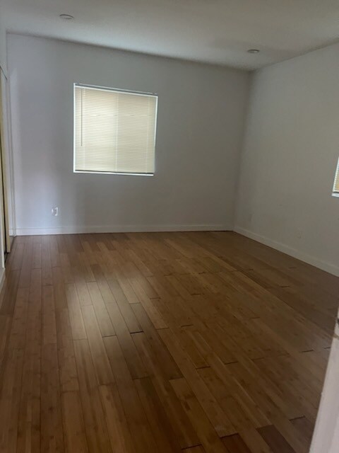 Building Photo - 2837 Hyans St