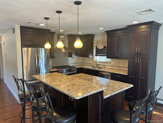 Building Photo - 17 Lee Ave