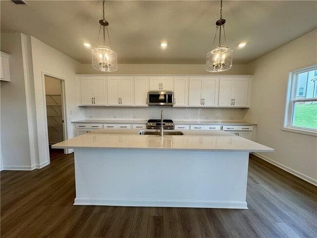 Foto del edificio - 5441 Hargrove Way