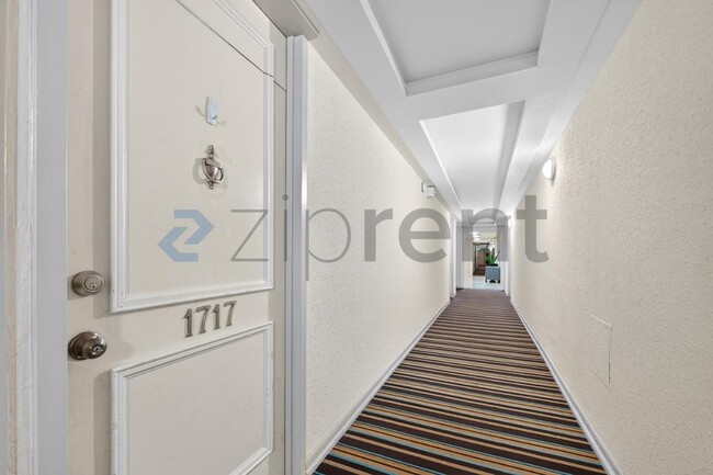 Building Photo - Unit 1717