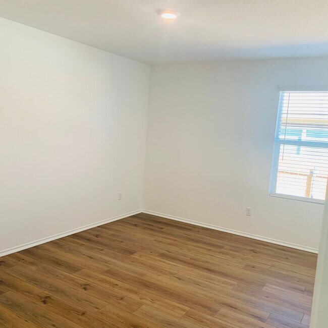 Foto del edificio - 4 Bed 2 Bath in Jarrell, TX