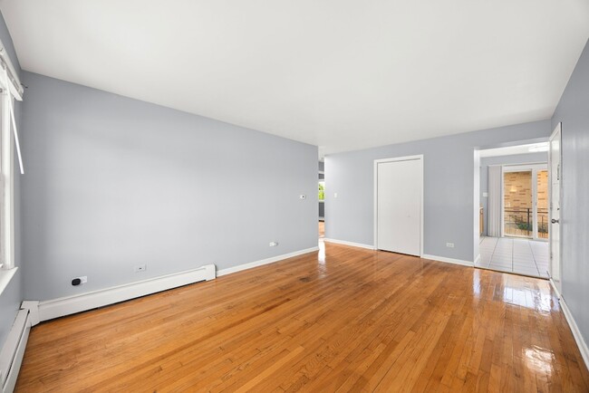 Building Photo - 4601 Vernon Ave