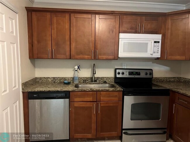 Foto del edificio - 2745 NW 58th Terrace