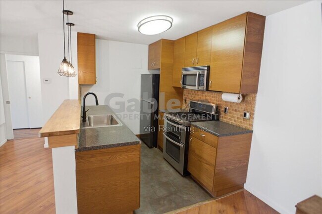 Foto del edificio - 25825 Tournament Rd