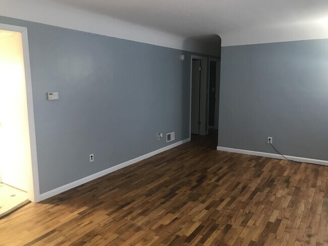 Foto del edificio - 576 Pinecrest St