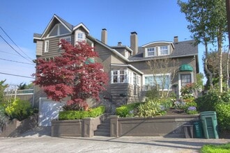 Building Photo - 502 NE 72nd St