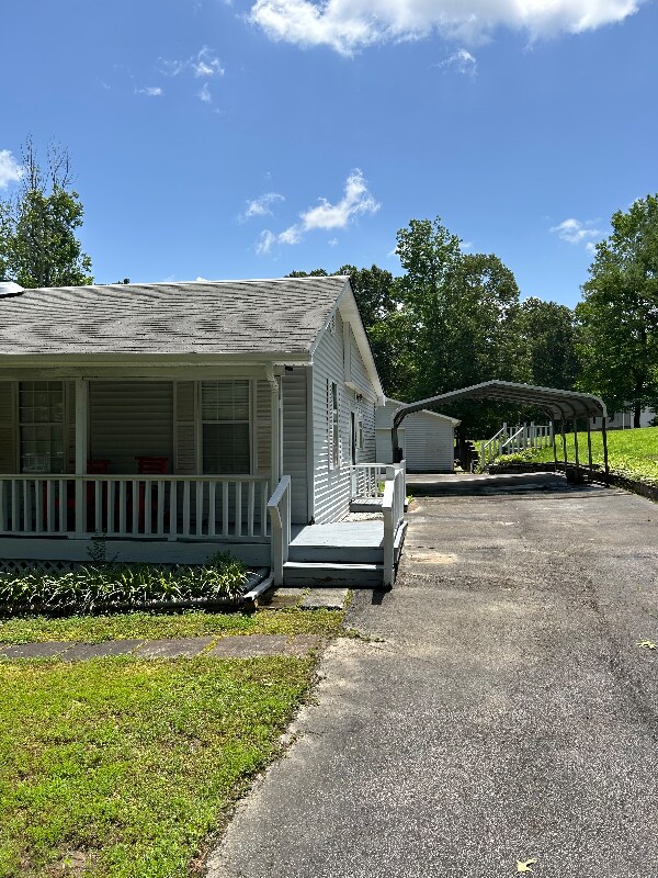 Foto del edificio - 90 Russ Haven Dr