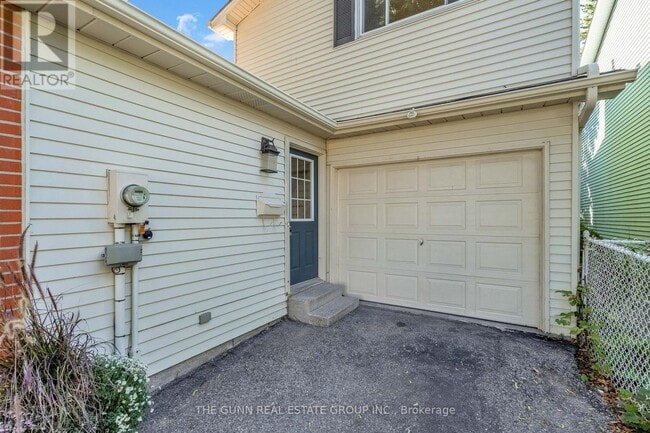 Photo du bâtiment - 6 Olympic Crescent