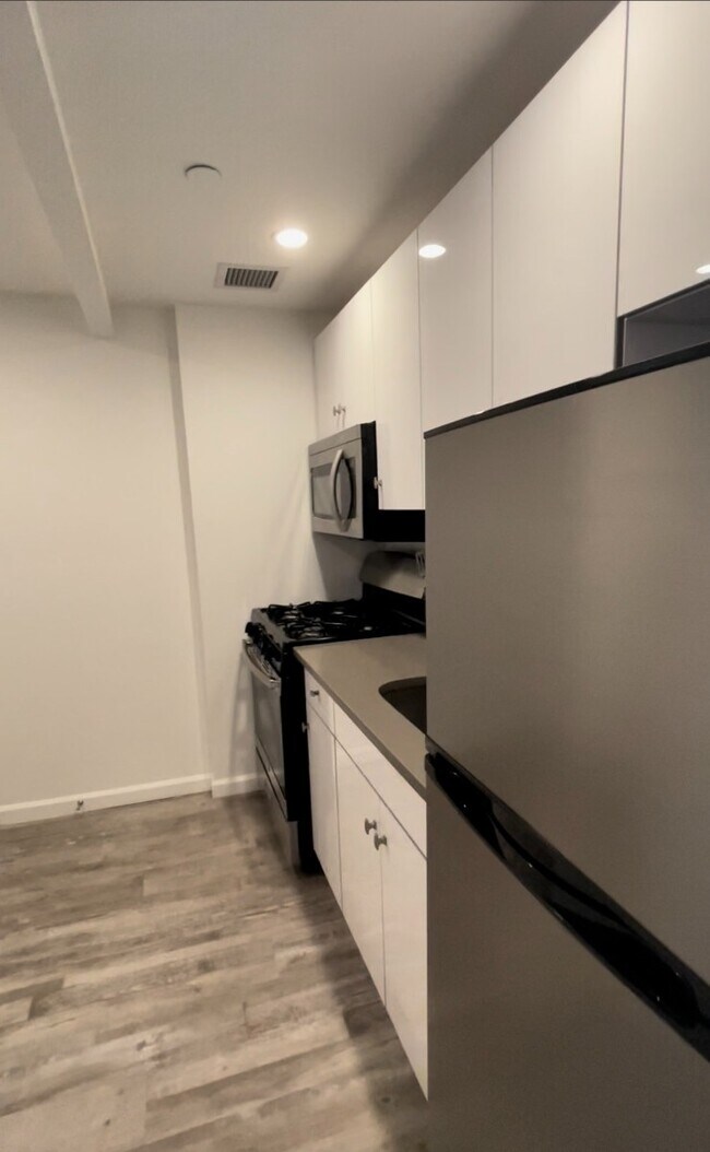 Foto del edificio - 433 W 53rd St