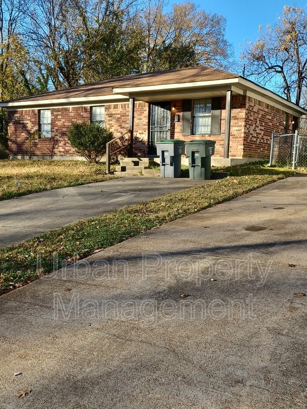 Primary Photo - 40 E Gage Ave