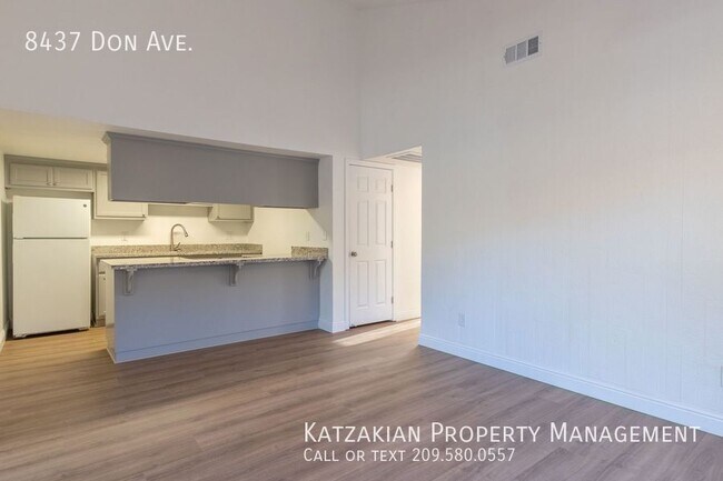 Building Photo - Fully Renovated 2-Bedroom 1-Bathroom North...