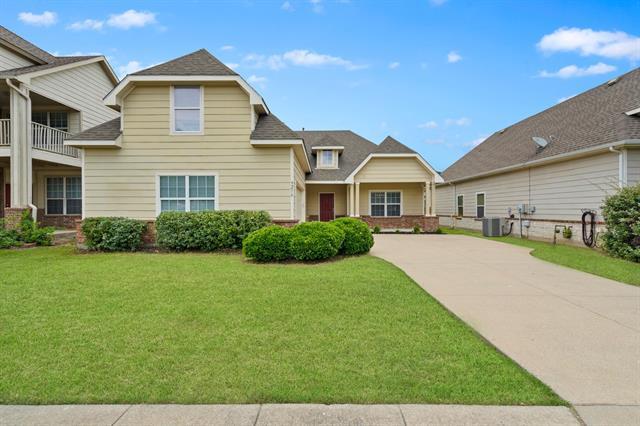 Building Photo - 9216 Water Tree Dr