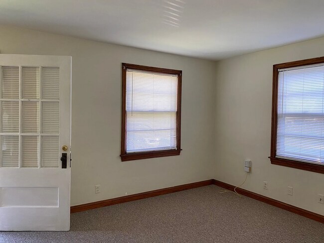 Foto del edificio - Charming 2 Bed / 1 Bath Cape Cod in Camp T...