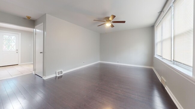 Building Photo - Beautiful Home in Northeast Philly